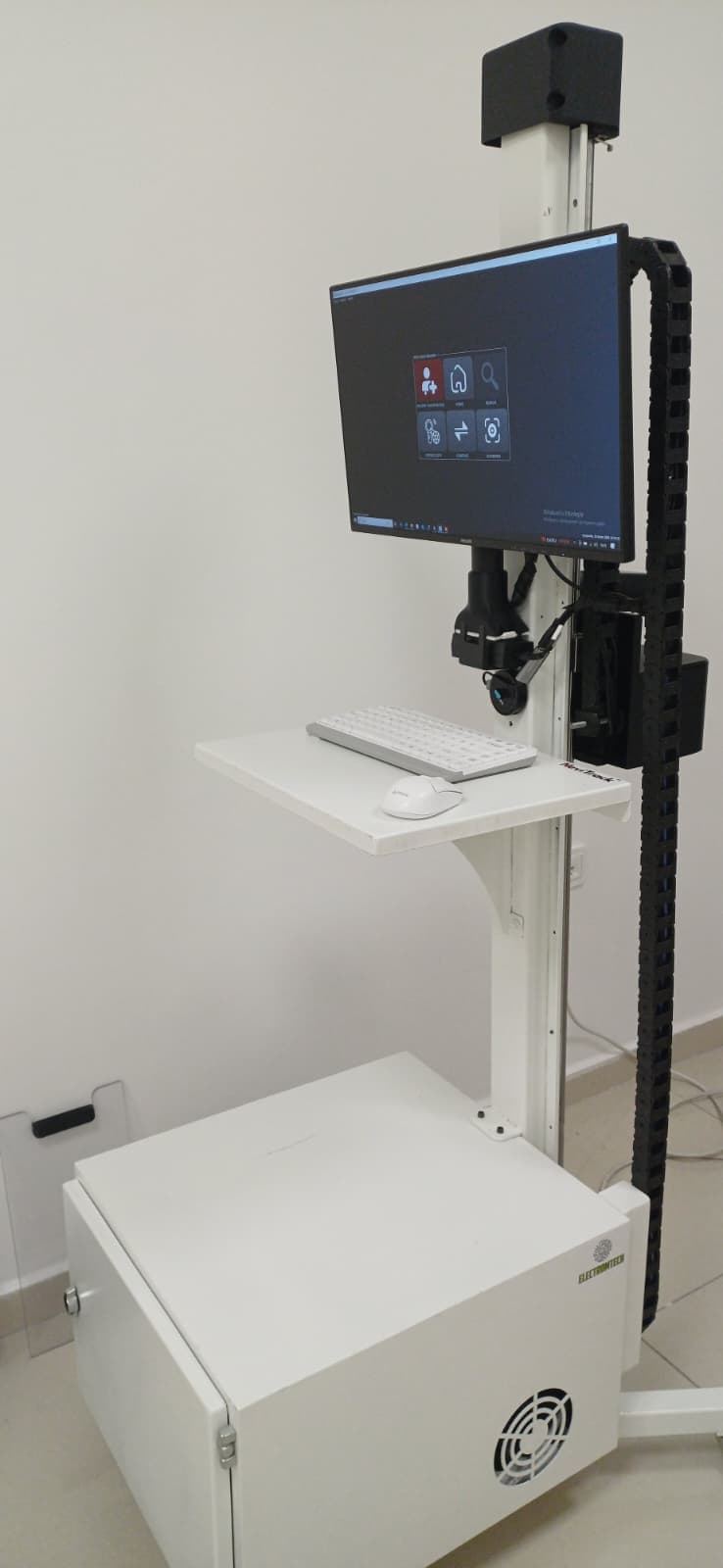 The NeviTrack imaging column installed at the pilot clinic